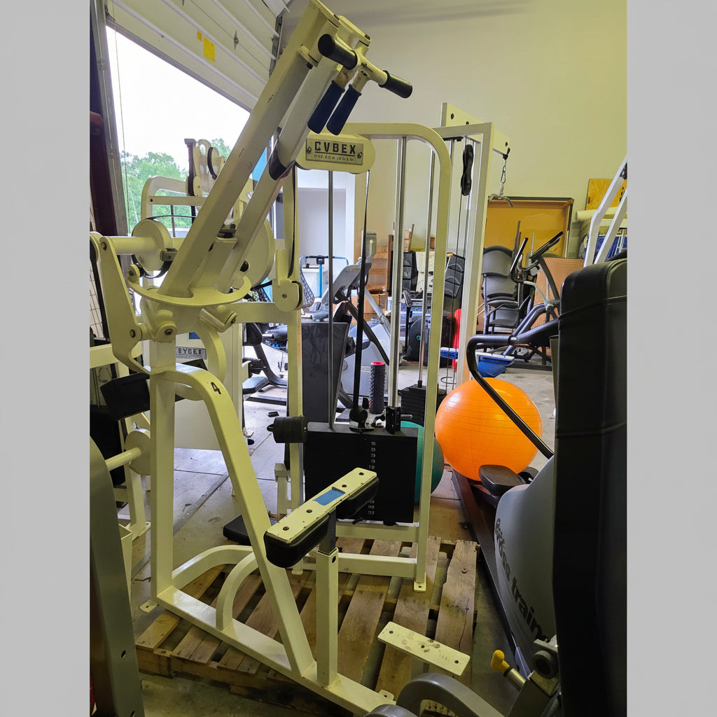 Cybex VR2 Selectorized Lat Pulldown – 4515-331 | Diverging Arms