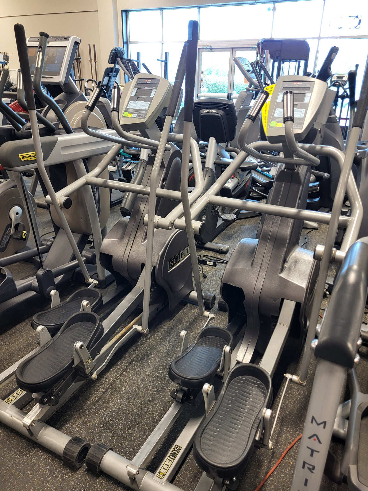 SCIFIT SXT 7000 Commercial Elliptical Crosstrainer | Legacy Console